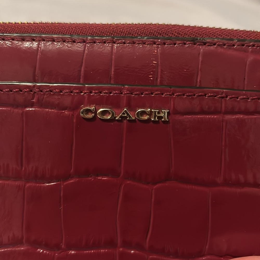 Coach burgundy crocodile-embossed wallet - Picture 11 of 14
